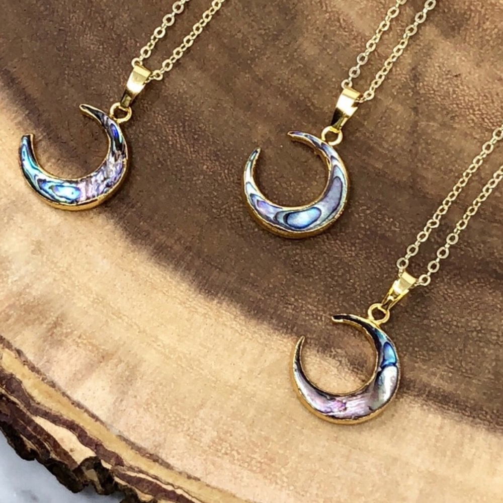 Estrella & Luna | Boho Abalone Shell Necklace - Picture 7 of 7